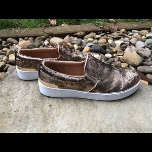 2/$20 Guess Loafers Sneakers Gold Bronze Size 8.5